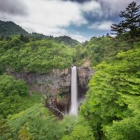 japan_nikko_kegon_falls_with_green_leaves_uniquejapantours