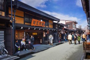 takayama_japan_old_merchant_houses