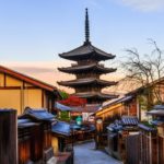 yasaka_pagoda_and_sannen_zaka_street_in_the_morning_kyoto_japan_h1_0