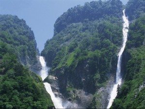 Unique Japan Tours Kurobe Alpine Route Shomyo Waterfall